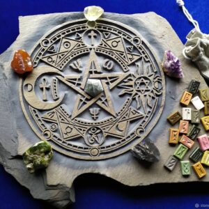 Алтарь из камня