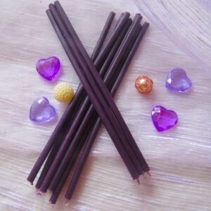 Свечи восковые фиолетовые часовые