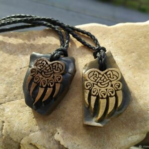 Велес на яшме