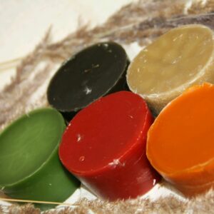 Воск пчелиный цветной