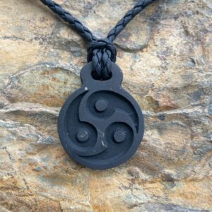 Трискеле Резьба по камню, шунгит