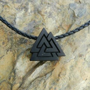 Амулеты, талисманы из камня (Урал)