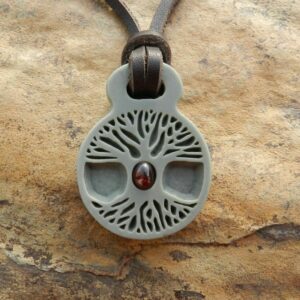 Древо жизни Резьба по камню Кулон из офиокальцита