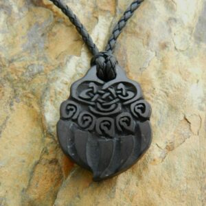 Печать Велеса Лапа медведя Резьба по камню, шунгит