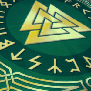 ВАЛЬКНУТ в круге Футарк (зеленый), руническая скатерть,