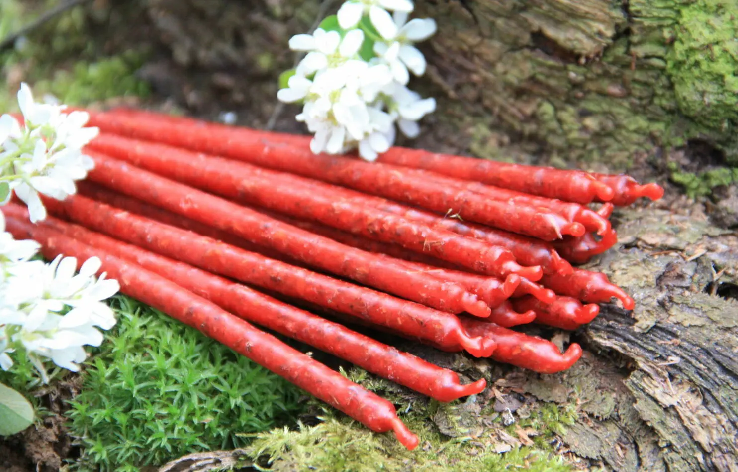 Свеча красная ПРИВЛЕКАТЕЛЬНОСТЬ — изображение 3