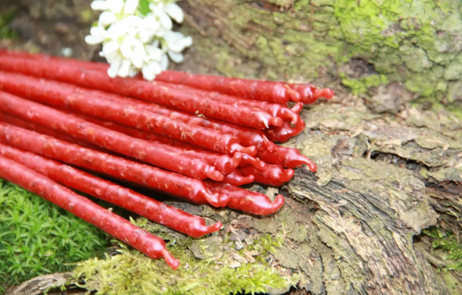 Свеча красная ПРИВЛЕКАТЕЛЬНОСТЬ — изображение 4