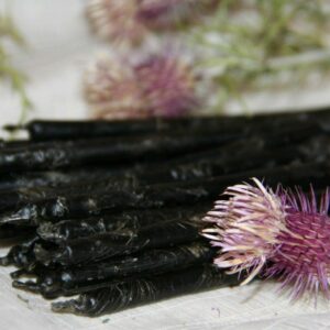 Свеча черная с ЧЕРТОПОЛОХОМ