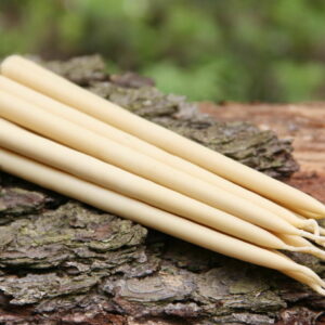 Белая восковая свеча