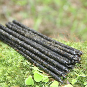 Свеча черная С ПОЛЫНЬЮ