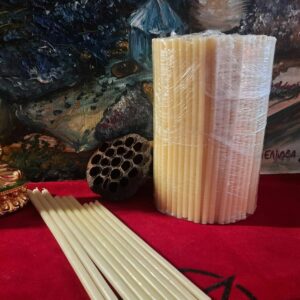 Свечи: Восковые белые свечи