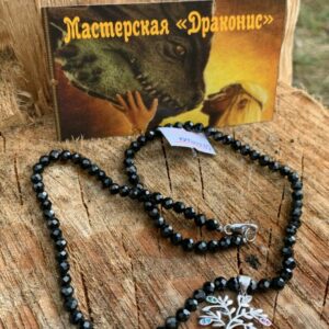 Ожерелье из шпинели «Магнит счастья»