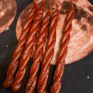 Свеча красная с солью