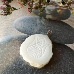 Талисман "ЗНАК ШАМБАЛЫ", гравировка, белый кварц