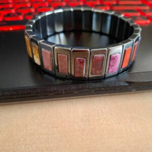 Браслет из камней